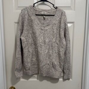 St. John's Bay Women's Cream V-Neck Sweater